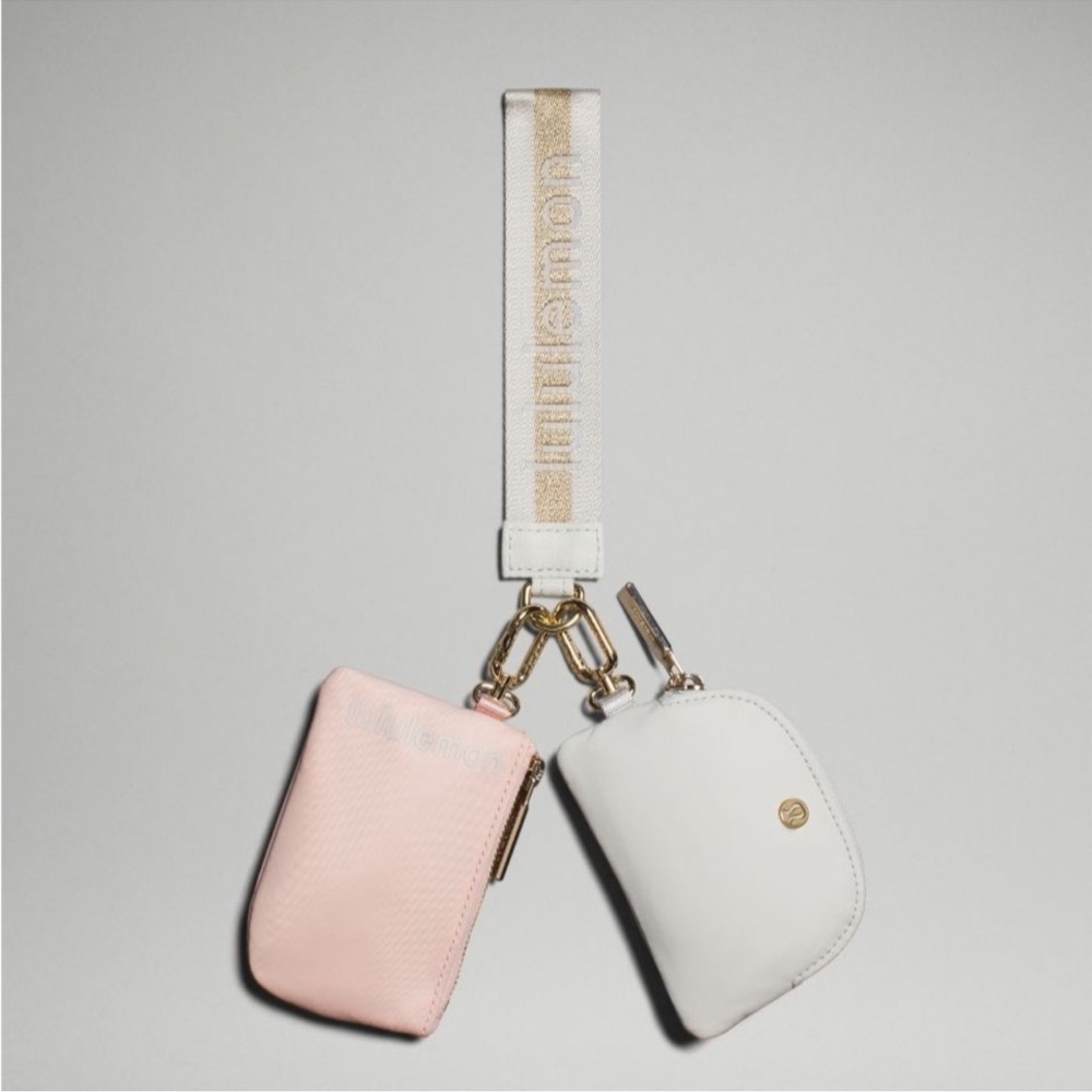 LULULEMON DUAL POUCH WRISTLET